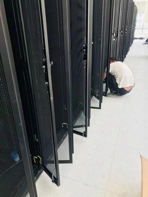 机房机柜照片，细节与视觉盛宴插图