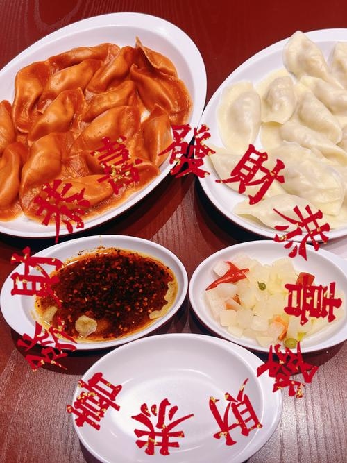 初五美食，南北特色菜肴，寓意吉祥如意插图