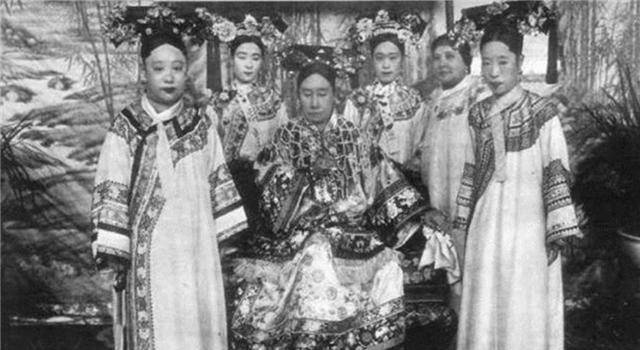 陈廷敬后人的传承与新篇，家族荣耀与时代创新插图