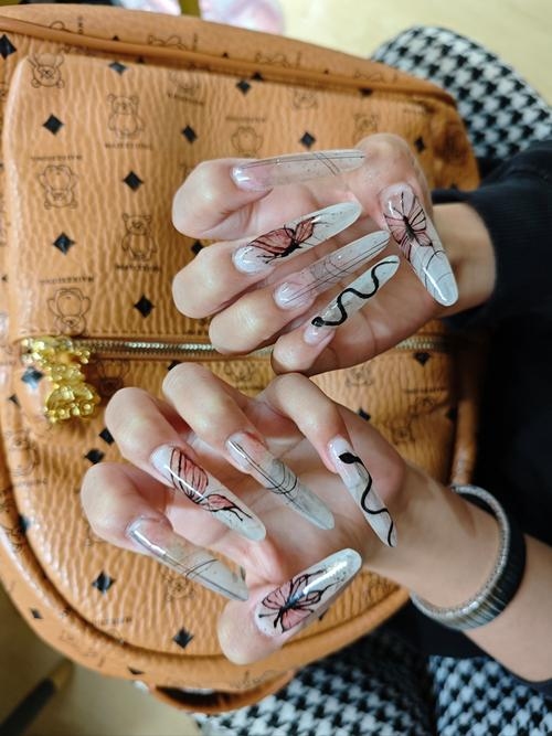 创意无限，指尖上的艺术，美甲店命名灵感集锦插图