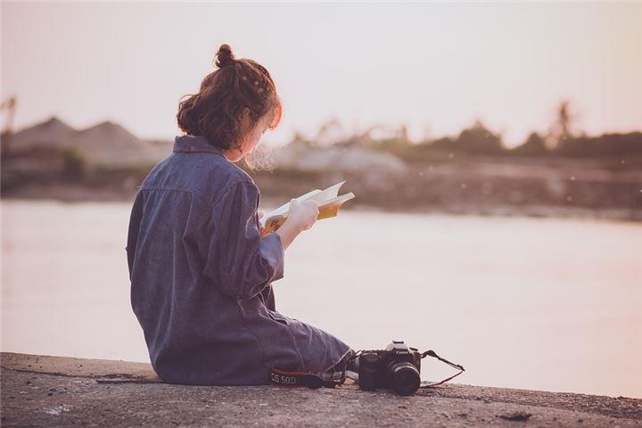 打造独特魅力的QQ网名，女性专属创意集合插图