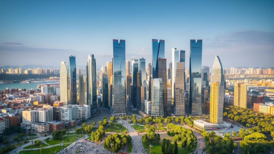 高楼林立，城市天际线的现代风貌插图