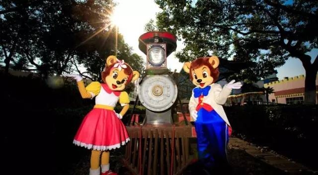 搞笑群名字的欢乐世界，笑点低者的聚集地插图