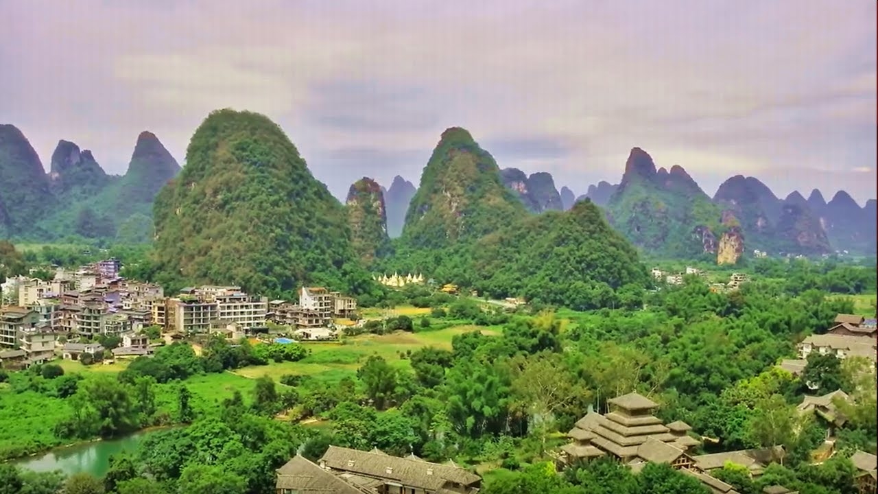 广西山水情画聊天室，自然美景与人文交流的融合之地插图