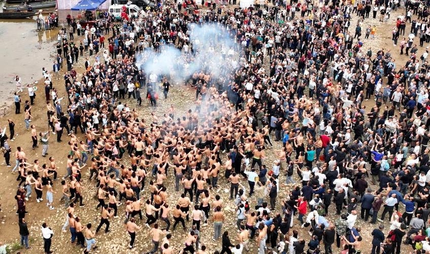 花炮节—哪个民族的独特庆典？插图