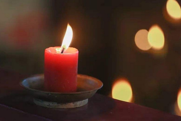 梦回离别，解析梦见亲人去世的深层含义与心理影响插图