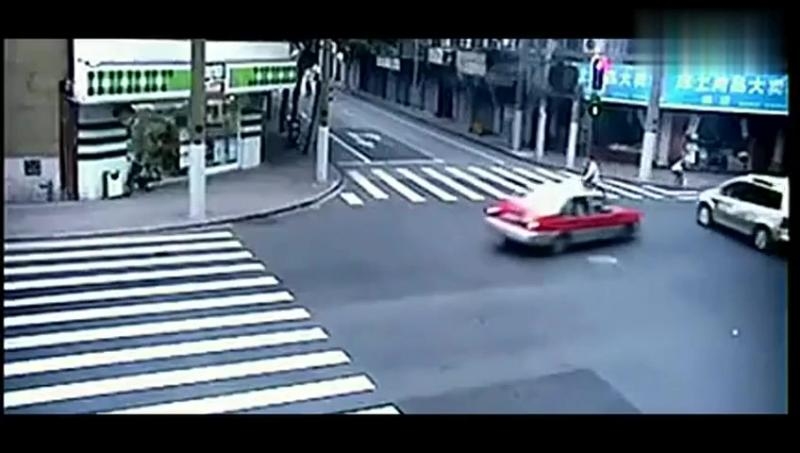 梦见车祸现场，惊魂时刻的潜意识图景插图