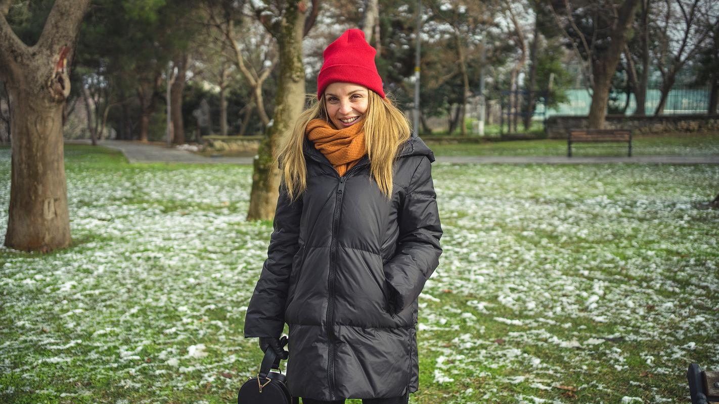 梦见穿棉衣，温暖与保护的象征插图