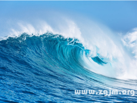 梦境大海预示自由梦，暗含探索与成长。插图