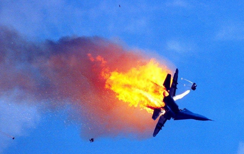 梦见飞机失事，一场惊心动魄的梦境之旅插图