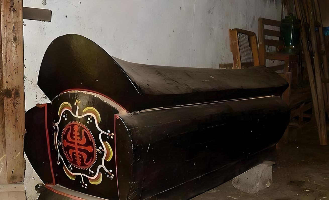 梦见黑色棺材,梦境背后的深层含义与解析插图 梦见黑色棺材,梦境背后的深层含义与解析插图