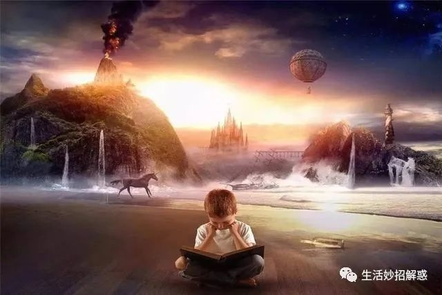 梦境中的梳妆，梦见别人为自己梳头插图