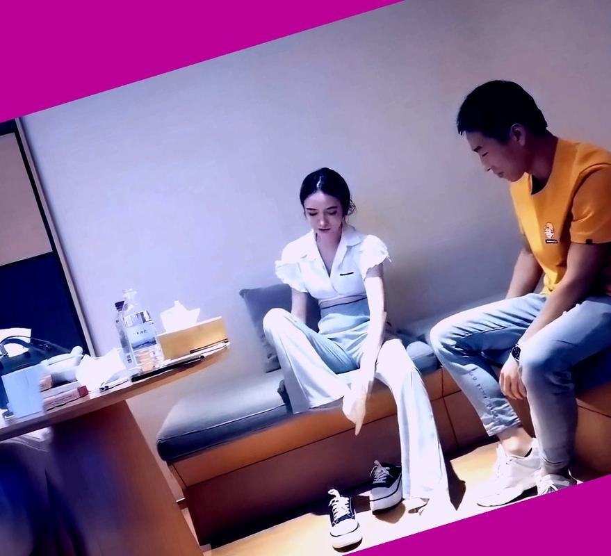 美女主播聊天室，连接你我，共享欢乐插图