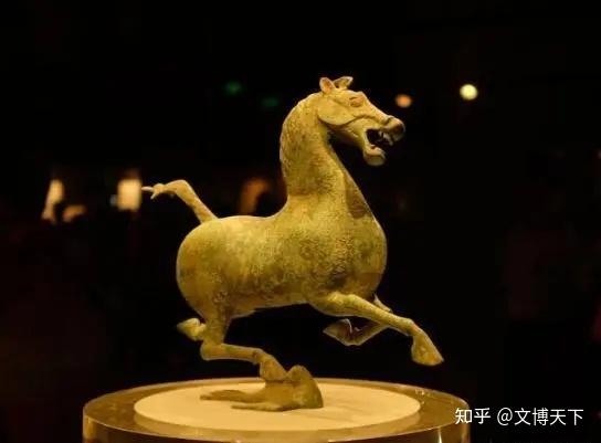 马踏飞燕—生肖之马的独特魅力插图