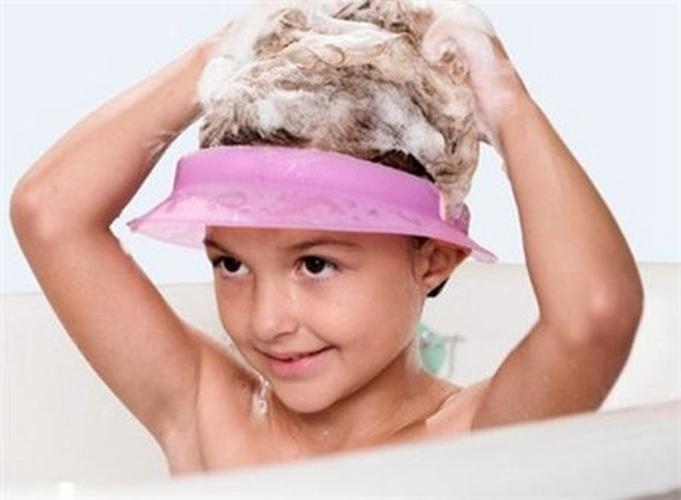 梦醒时分，发丝轻落——解析梦见梳头掉头发的深层含义插图