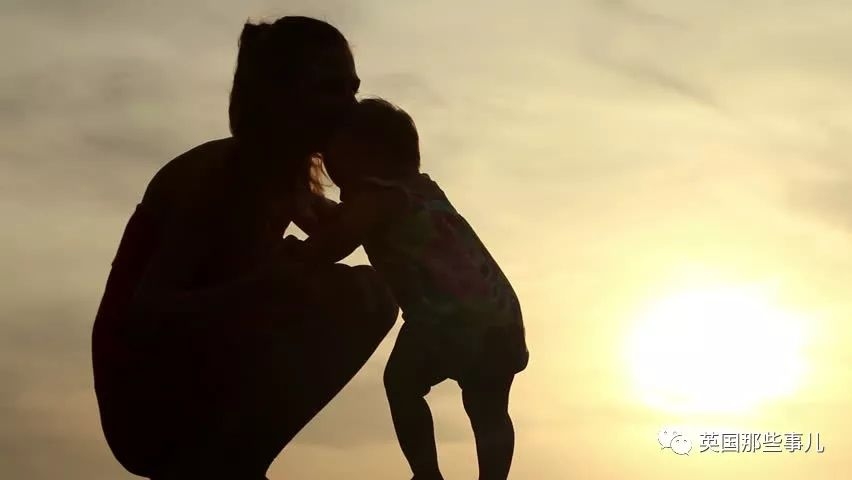 梦中重逢，与逝去母亲的温柔对话插图