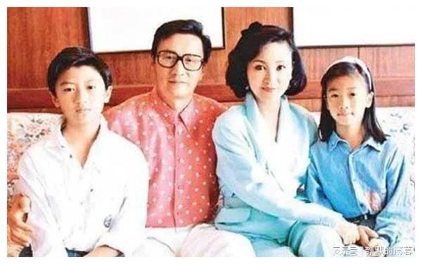 王菲八字揭秘，婚姻稳固，与谢霆锋情感共鸣插图