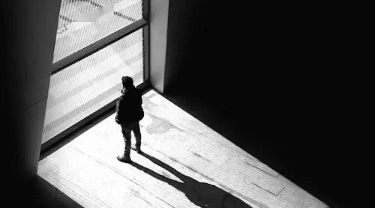 孤独网名精选，展现内心世界的寂寞与坚韧插图