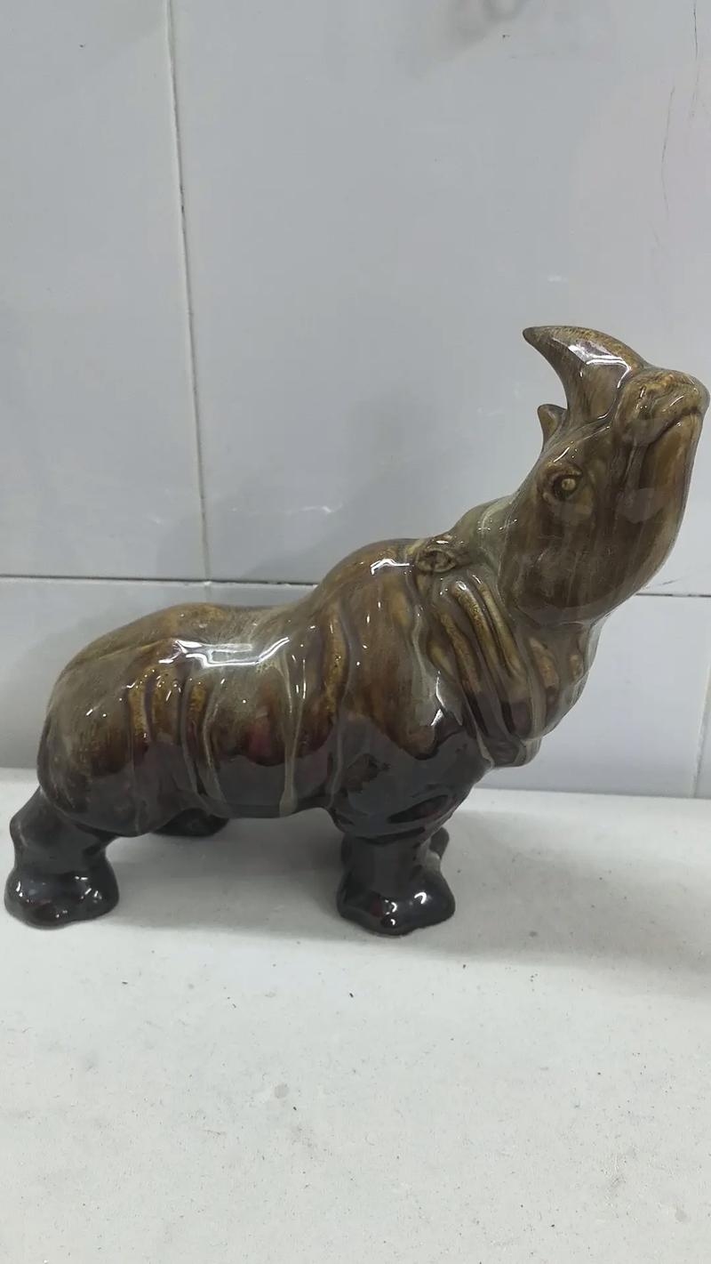 犀牛望月所指的生肖插图