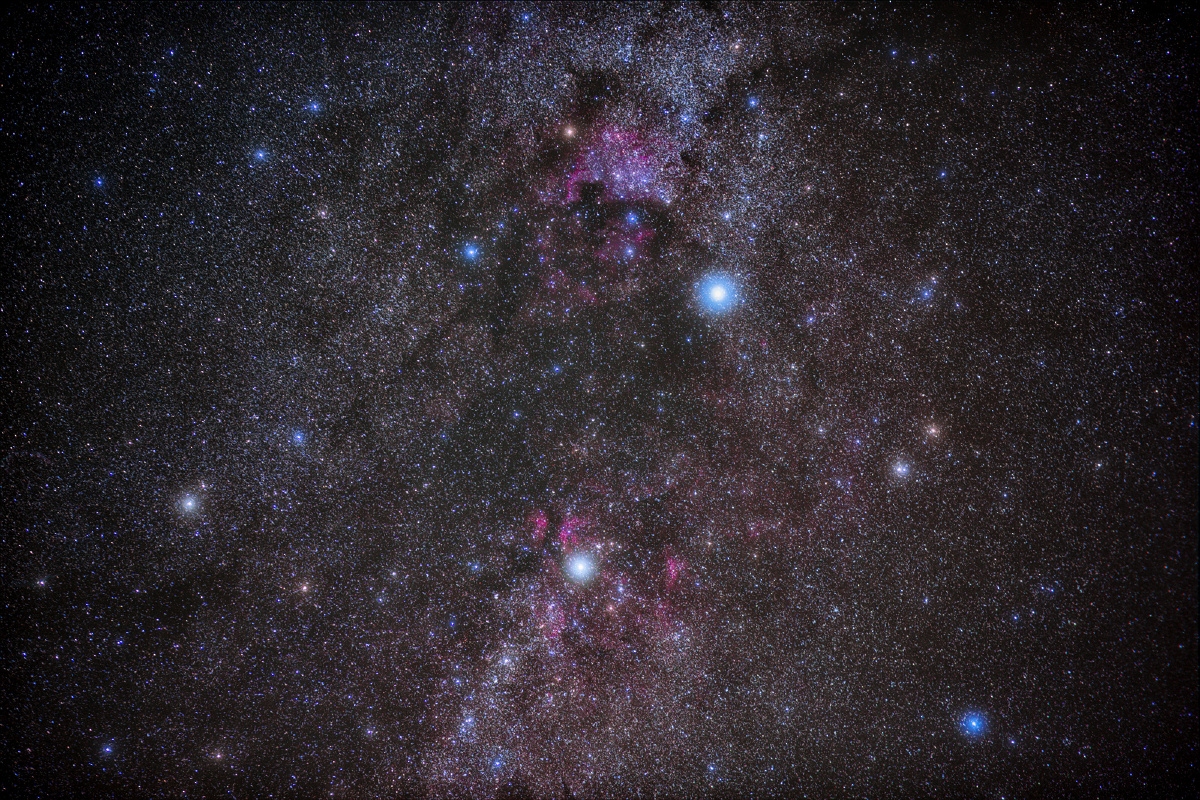 牵牛星星座介绍，天鹰座α星，银河东岸之星，亮度较织女稍暗。，天琴座最亮恒星，夏秋夜晚璀璨夺目。插图