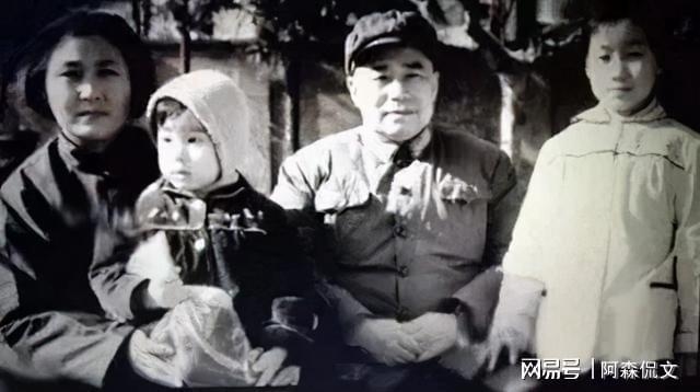 许世将军的夫人及子女们，家庭背后的故事插图