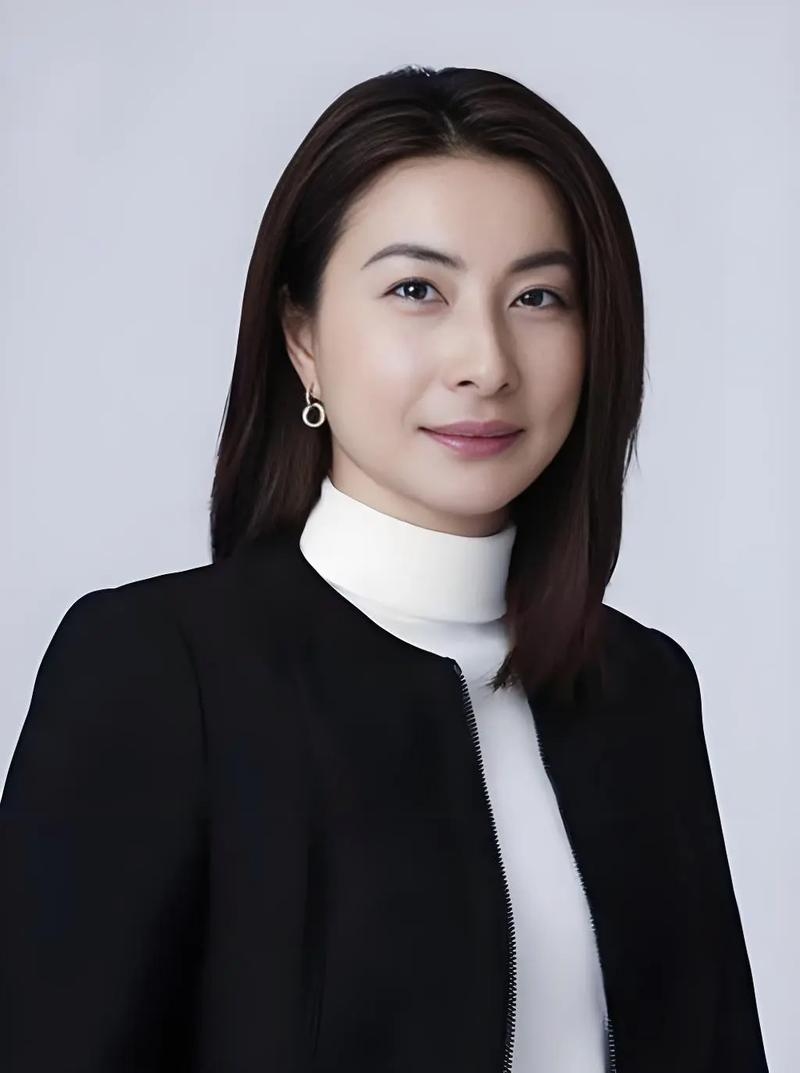 郭晶晶，旺夫相背后的智慧与魅力插图