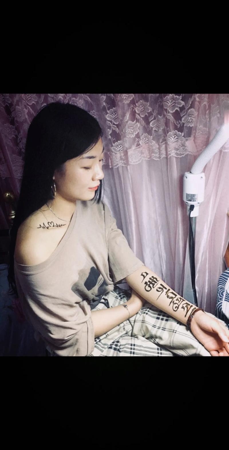 Charis，魅力之光的独特韵味插图