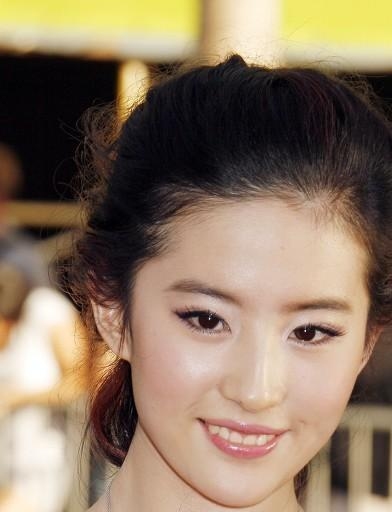 丹凤眼明星，美的基因与人生的璀璨图景插图