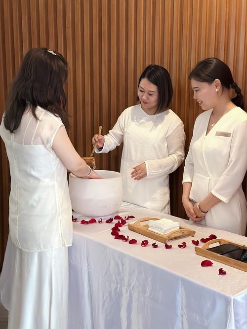 已婚中年女性梦中的洗脸仪式插图