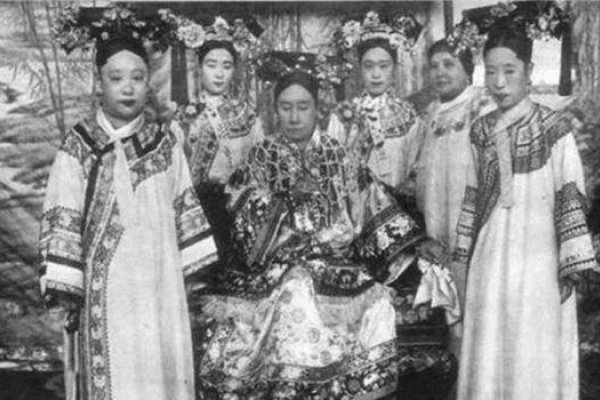 陈廷敬后人的传承与新篇，家族荣耀与时代创新-新乐天