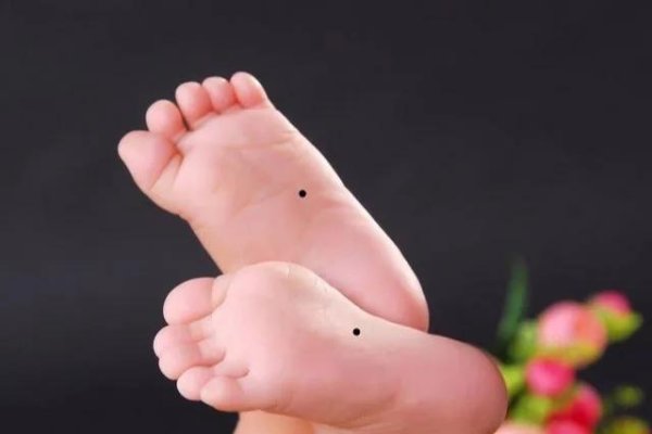 脚痣相图解，解读脚部痣的寓意与健康信号-新乐天