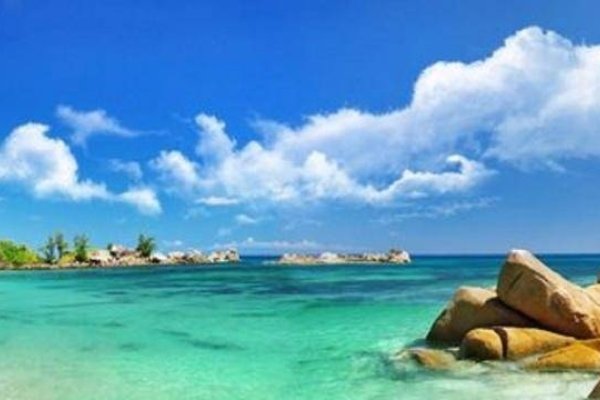 蓝天飞虹生肖揭秘-新乐天