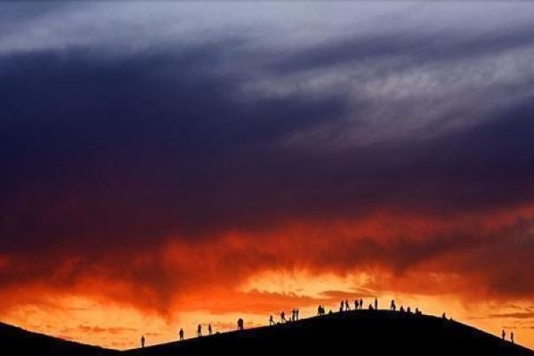 梦见河水上涨，夜幕中的惊鸿一瞥，是否预示着生活变迁？-新乐天