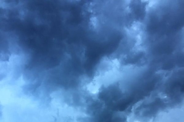 梦见乌云密布，探索梦境背后的深层含义-新乐天