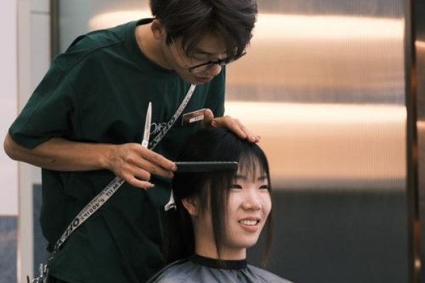 梦境中的理发师，一次特殊的剪发经历-新乐天