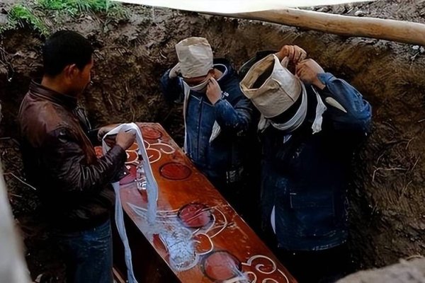 梦境之谜，梦见棺材里有死人的寓意-新乐天