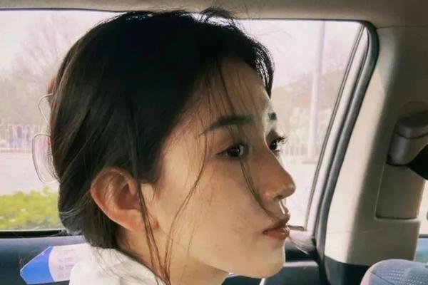 漂亮女生网名，网络世界中的独特魅力-新乐天