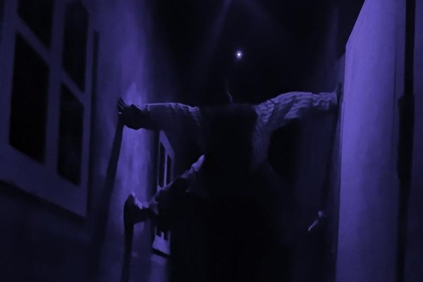 破晓夜的殡仪馆，破墙而入的诡异与救赎-新乐天