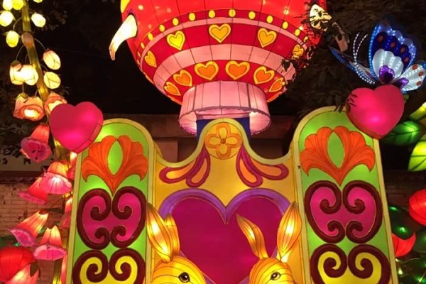 五光十色映生肖—绚丽多彩的蛇年风采-新乐天