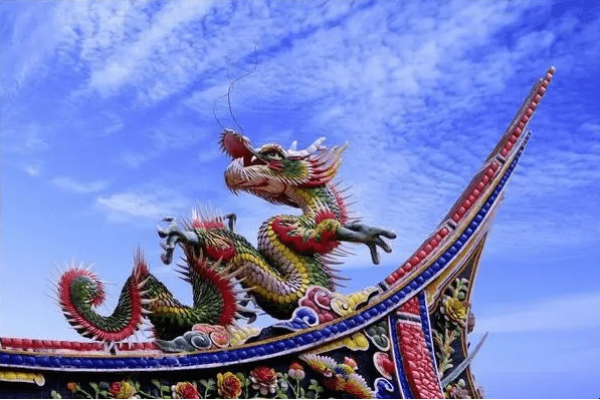 南天门上显红威的生肖—龙-新乐天