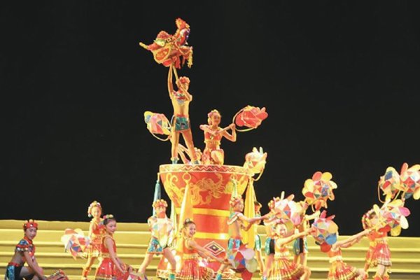 瑶族舞蹈特色，自娱自教，古朴豪放-新乐天